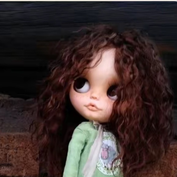 Sarah Malushi - Poshmark Profile Picture of Sarah Malushi (@shopsarahstash) on Poshmark