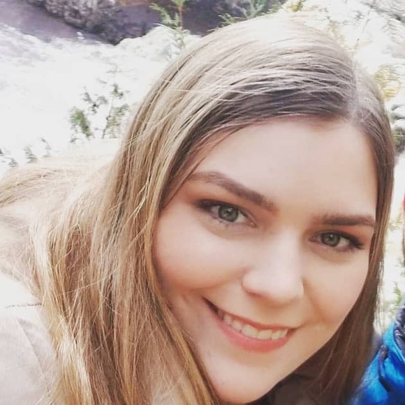 Profile Picture of Jennifer Natole (@missadventure92) on Poshmark