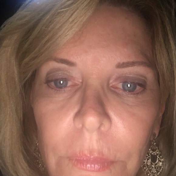 Profile Picture of Lou ann Mclaughlin (@lamkatytx) on Poshmark