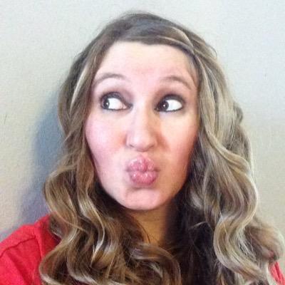 Profile Picture of Mandy Thorn (@greenonthevines) on Twitter