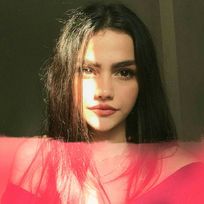 Profile Picture of Elisa Sharpe (@elisarihebsharpecrxk) on Pinterest