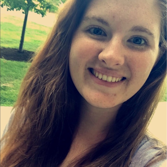 Profile Picture of Samantha Kipp (@smkipp22) on Poshmark