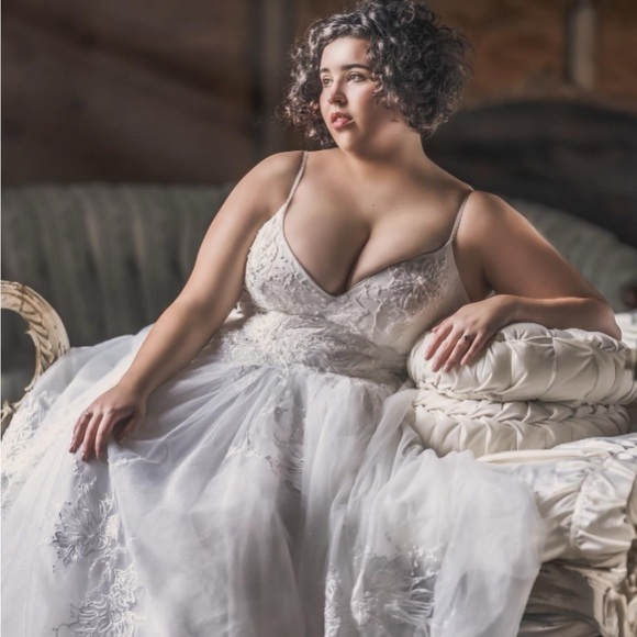 Profile Picture of Michaela Martin (@smairenee603) on Poshmark