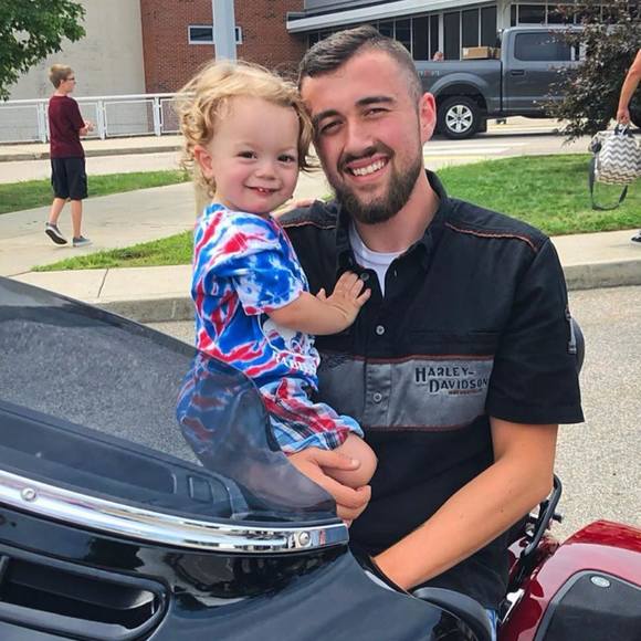 Profile Picture of Tylor Pflugbeil (@tpflugs) on Poshmark