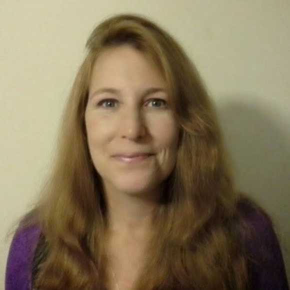 Profile Picture of Elizabeth Carver (@ecsrver68) on Poshmark