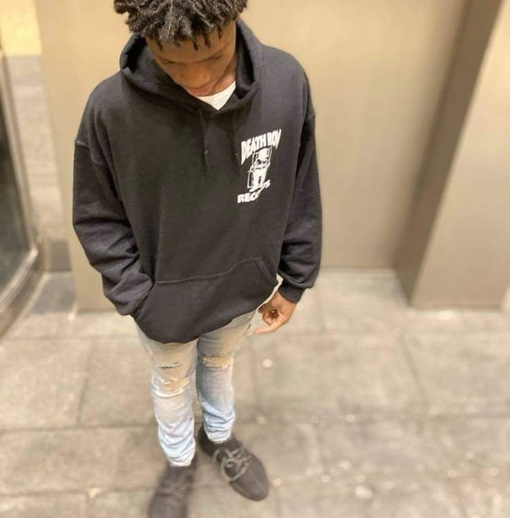 Profile Picture of Dante Harvell (@harvelldante1) on Poshmark