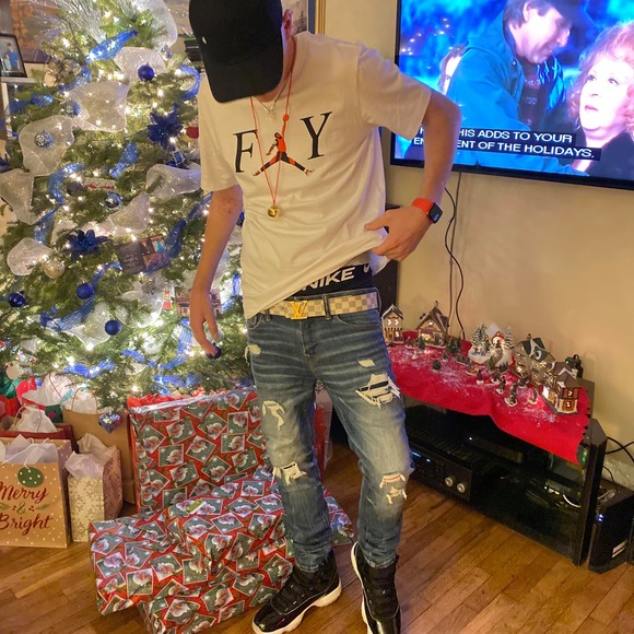 Profile Picture of Anthony Bartoszewicz (@anthonyb17) on Poshmark