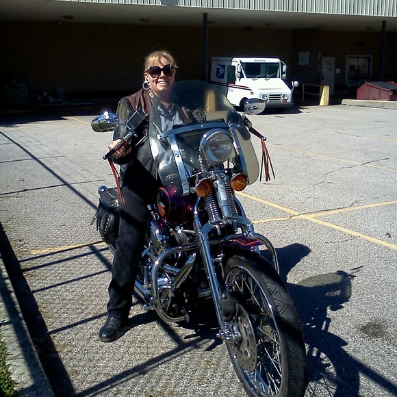 Profile Picture of Mary Banks (@marybiker) on Poshmark