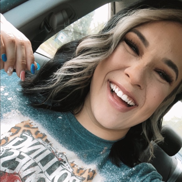 Profile Picture of Alexandra Kerkstra (@smokingxgun) on Poshmark