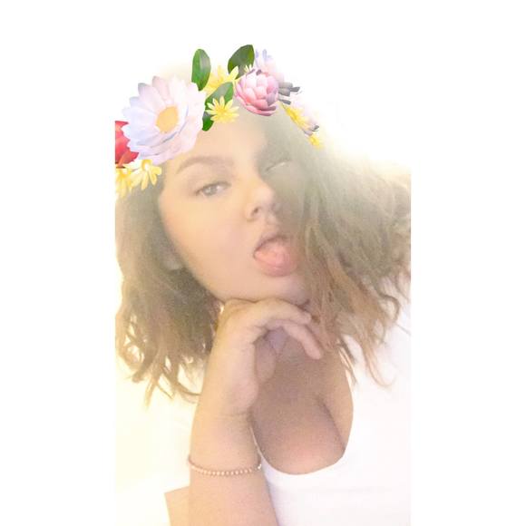 Profile Picture of Andreaa Gissel (@gissel_castro12) on Poshmark