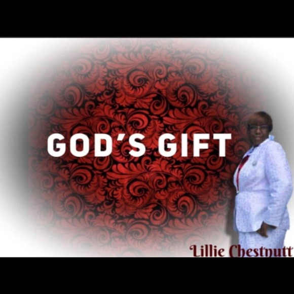 Profile Picture of Lillie Chestnutt (@gifgod100) on Poshmark