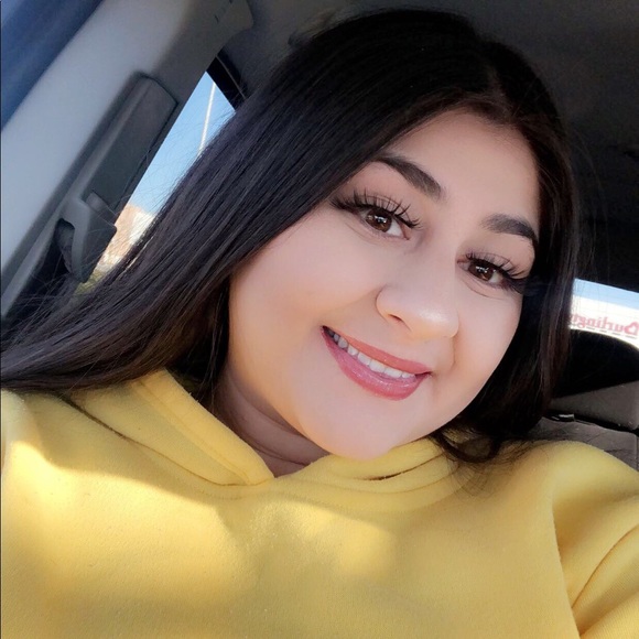 Profile Picture of Giselle Mercado (@gisellemerca190) on Poshmark