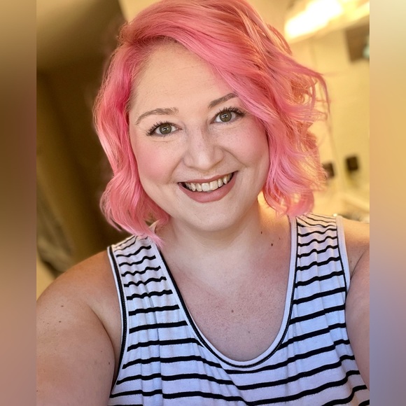 Profile Picture of Tori Nelson (@toriiilou4) on Poshmark
