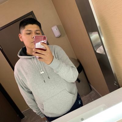 Profile Picture of Stephen Castaneda (@StephenBlurrry) on Twitter