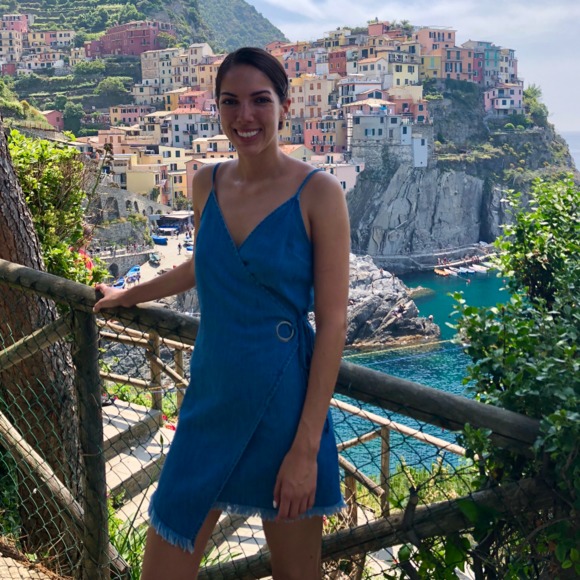 Profile Picture of Veronica Spedding (@lovecharlie) on Poshmark