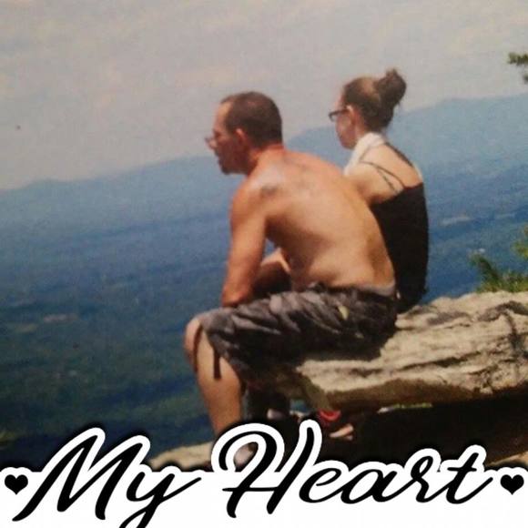 Profile Picture of Randy Parese (@randy_parese) on Poshmark