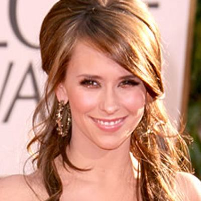 Profile Picture of Jennifer Love Hewitt (@tweetybirdlove) on Twitter