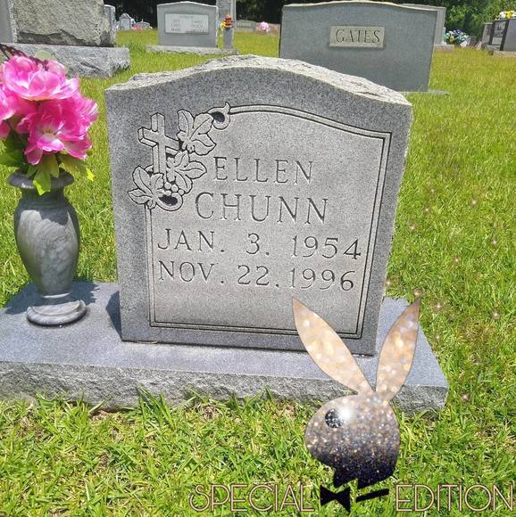 Profile Picture of Cassandra Stewart (@cstewart153) on Poshmark