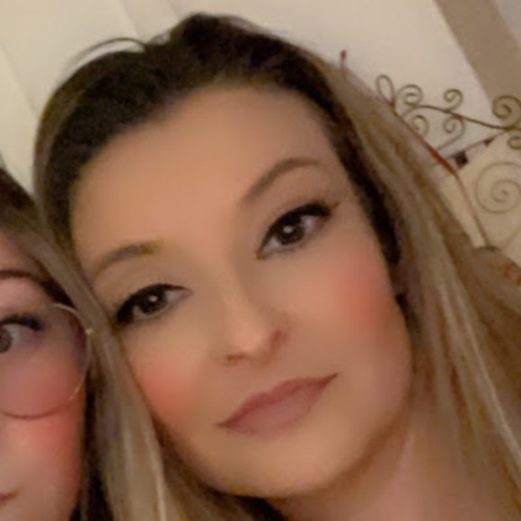 Profile Picture of Annie Lafleur (@annielafleur458) on Poshmark