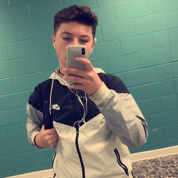 Profile Picture of Jayden Maynard (@jaydenm_35) on Poshmark