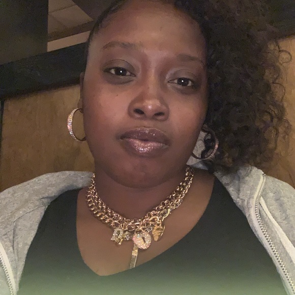 Profile Picture of Shaundreka Fields (@shaun3684) on Poshmark