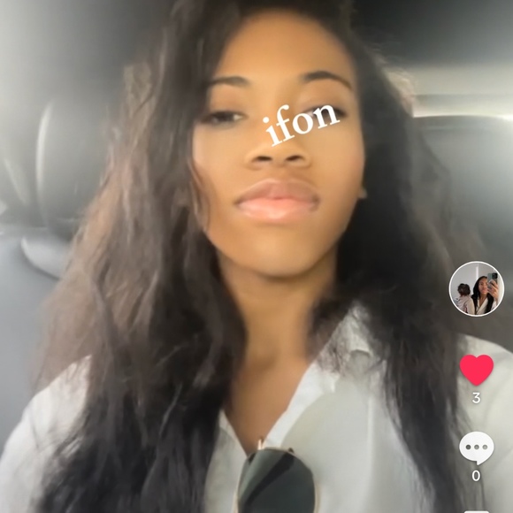 Profile Picture of Skye Alex (@skyealex357) on Poshmark
