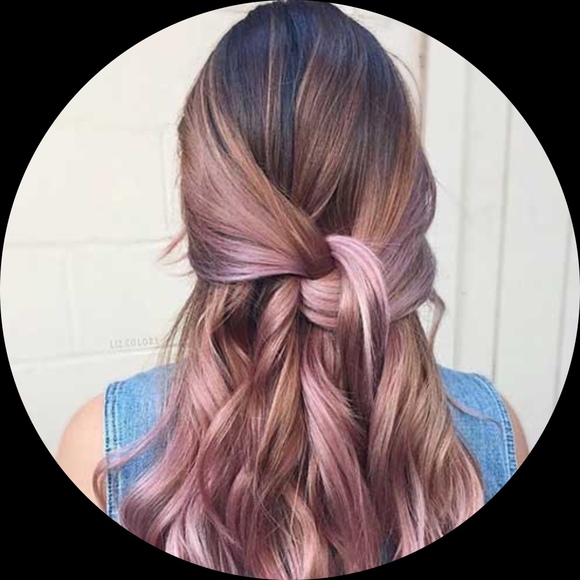 Profile Picture of Adrianne Garnier (@ari11195) on Poshmark