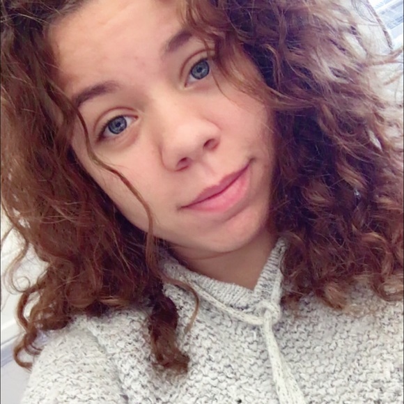 Profile Picture of Jasmine Li (@ella_rose1333) on Poshmark