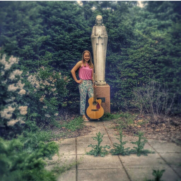 Profile Picture of Sophia Campbell (@sophiacampbell) on Poshmark