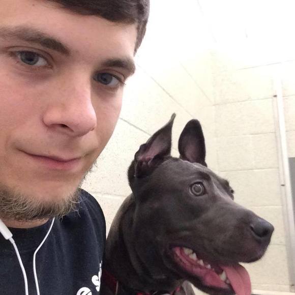 Profile Picture of Hunter Walker (@minefoy18) on Poshmark