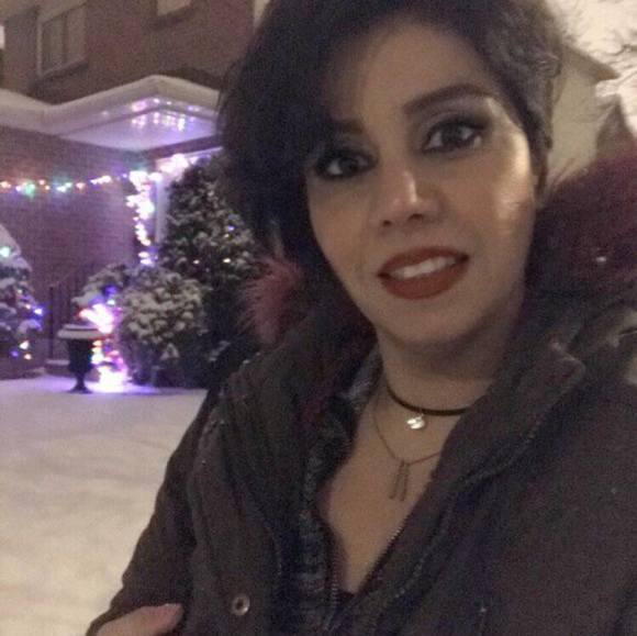 Profile Picture of Firouzeh Rezanouri (@firouzehr) on Poshmark
