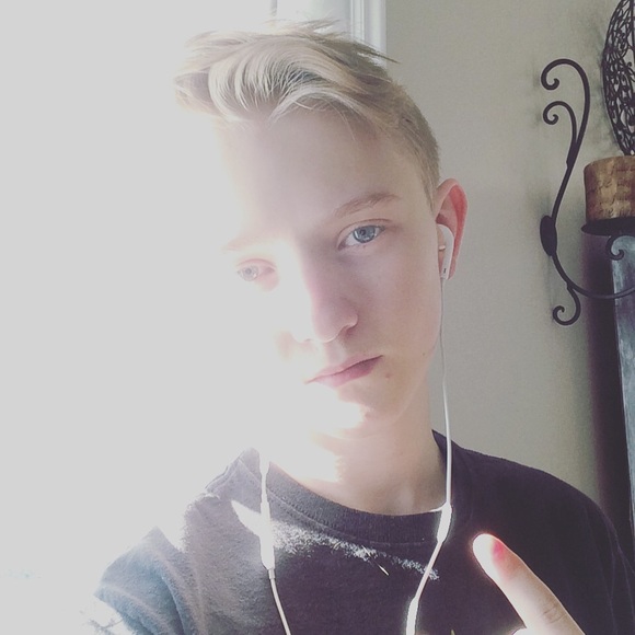 Profile Picture of Tyler Womack (@xyungxghostx) on Poshmark