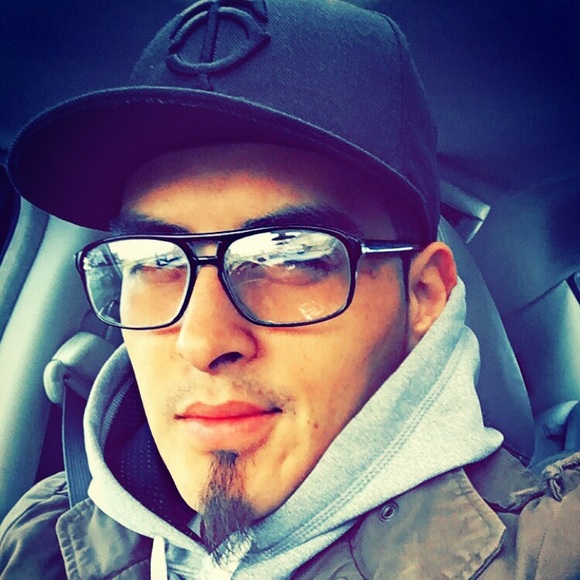 Aaron Toledo - Poshmark Profile Picture of Aaron Toledo (@aaron_toledo) on Poshmark
