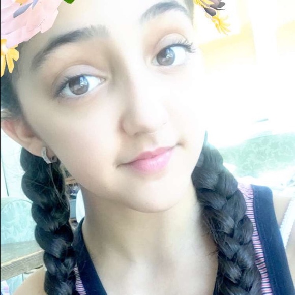 Profile Picture of Nicolette Febbraro (@nikki_jazz) on Poshmark