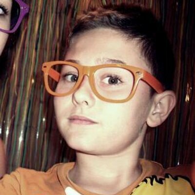 Profile Picture of Vivir Para Morir (@AaronShulo) on Twitter