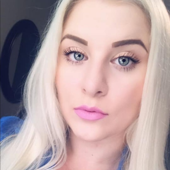 Profile Picture of Kassidy Larocque (@krazykbabe) on Poshmark