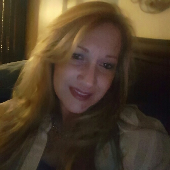 Profile Picture of Kim Mize (@kdm1970) on Poshmark