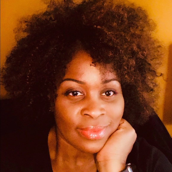 Profile Picture of Linda Bright (@brightde) on Poshmark