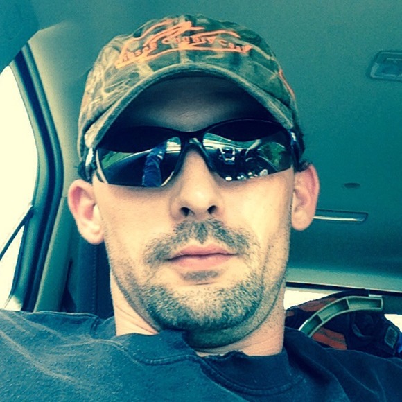 Profile Picture of Bill Scott (@bill31) on Poshmark