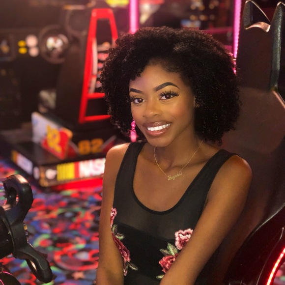 Profile Picture of Alaysha Sparkman (@alaysha_s) on Poshmark