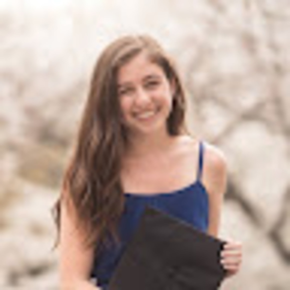 Profile Picture of Alli Mchorse (@allimchorse) on Poshmark