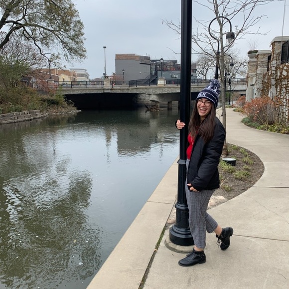 Profile Picture of Catherine Lucaccioni (@cluca98) on Poshmark