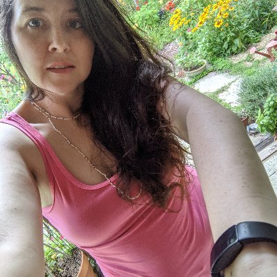 Profile Picture of Jasmine Leach (@jaseleach) on Twitter