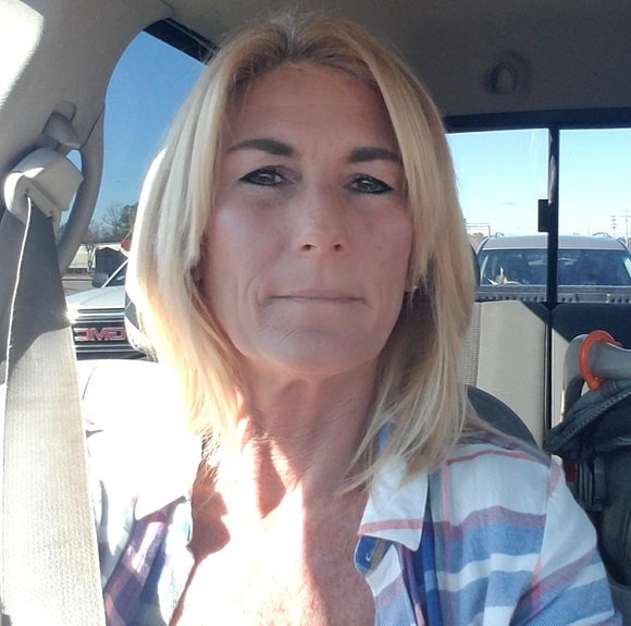 Profile Picture of Daniele Westfall (@dani_20603) on Poshmark