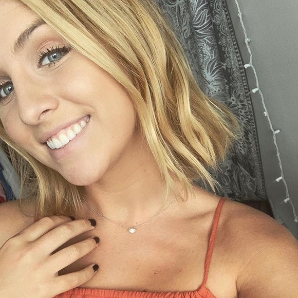 Profile Picture of Erin Rustand (@erinrustand) on Poshmark