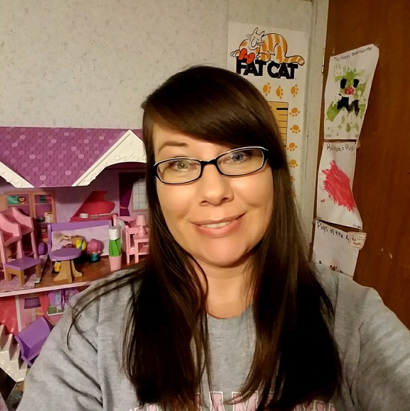 Profile Picture of Melissa Murphy (@melm1980) on Poshmark