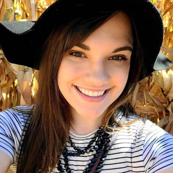 Profile Picture of Megan Stack (@mlstack8) on Poshmark