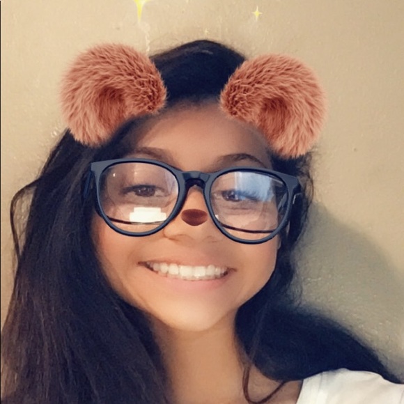 Profile Picture of Angelina Barocio (@barocioangelina) on Poshmark