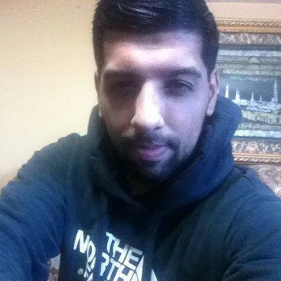 Profile Picture of Moe Raza (@chromedout28) on Poshmark