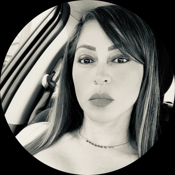 Profile Picture of Sol Perez (@solsiree) on Poshmark